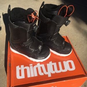 Brand new woman's STW BOA snowboarding boots.